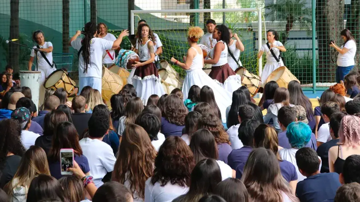 A Importância do ensino da Cultura Nas Escolas A Importância do ensino da Cultura Nas Escolas